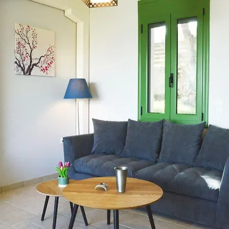 House Elivia Apolpaina
